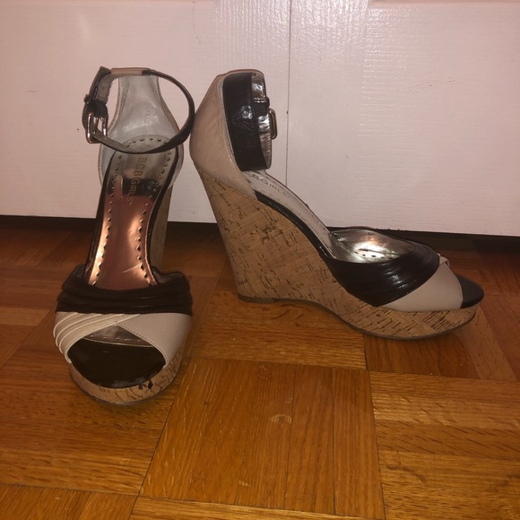 Black & Beige Heels - Picture 2 of 3